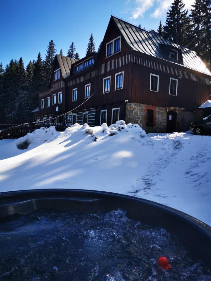 Chata Pod Studnicnou Pec pod Sněžkou Buitenkant foto