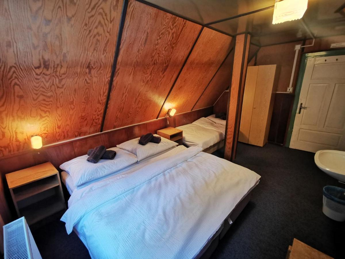 Chata Pod Studnicnou Pec pod Sněžkou Buitenkant foto