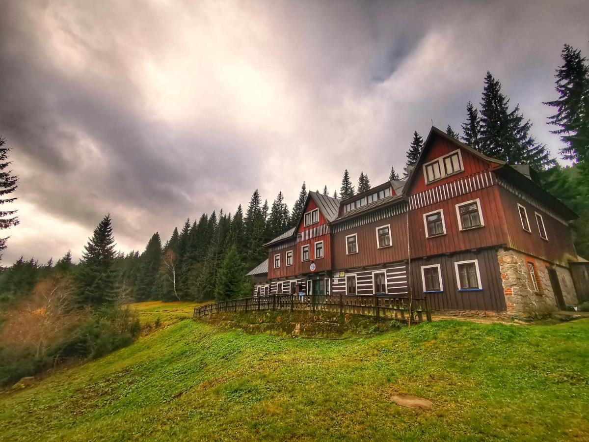 Chata Pod Studnicnou Pec pod Sněžkou Buitenkant foto