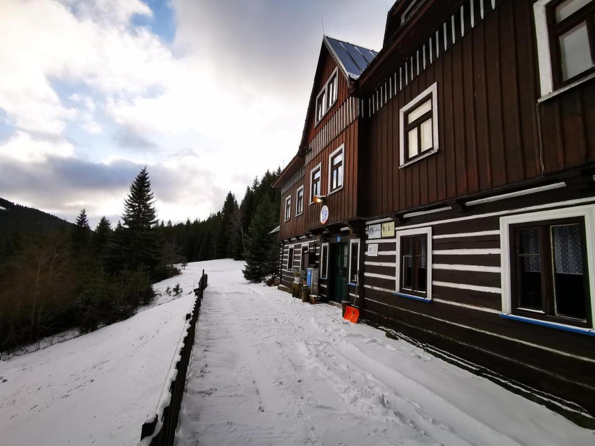 Chata Pod Studnicnou Pec pod Sněžkou Buitenkant foto