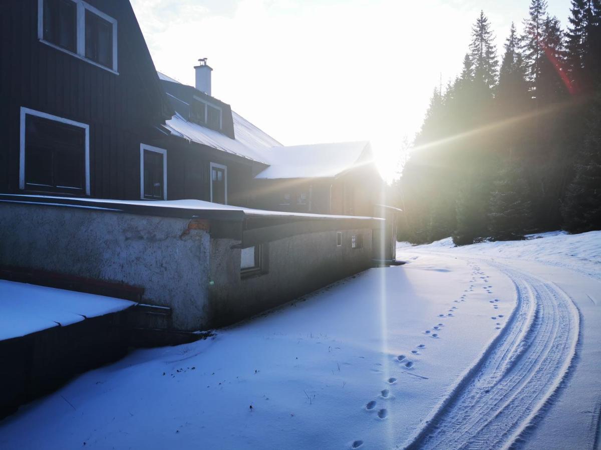 Chata Pod Studnicnou Pec pod Sněžkou Buitenkant foto