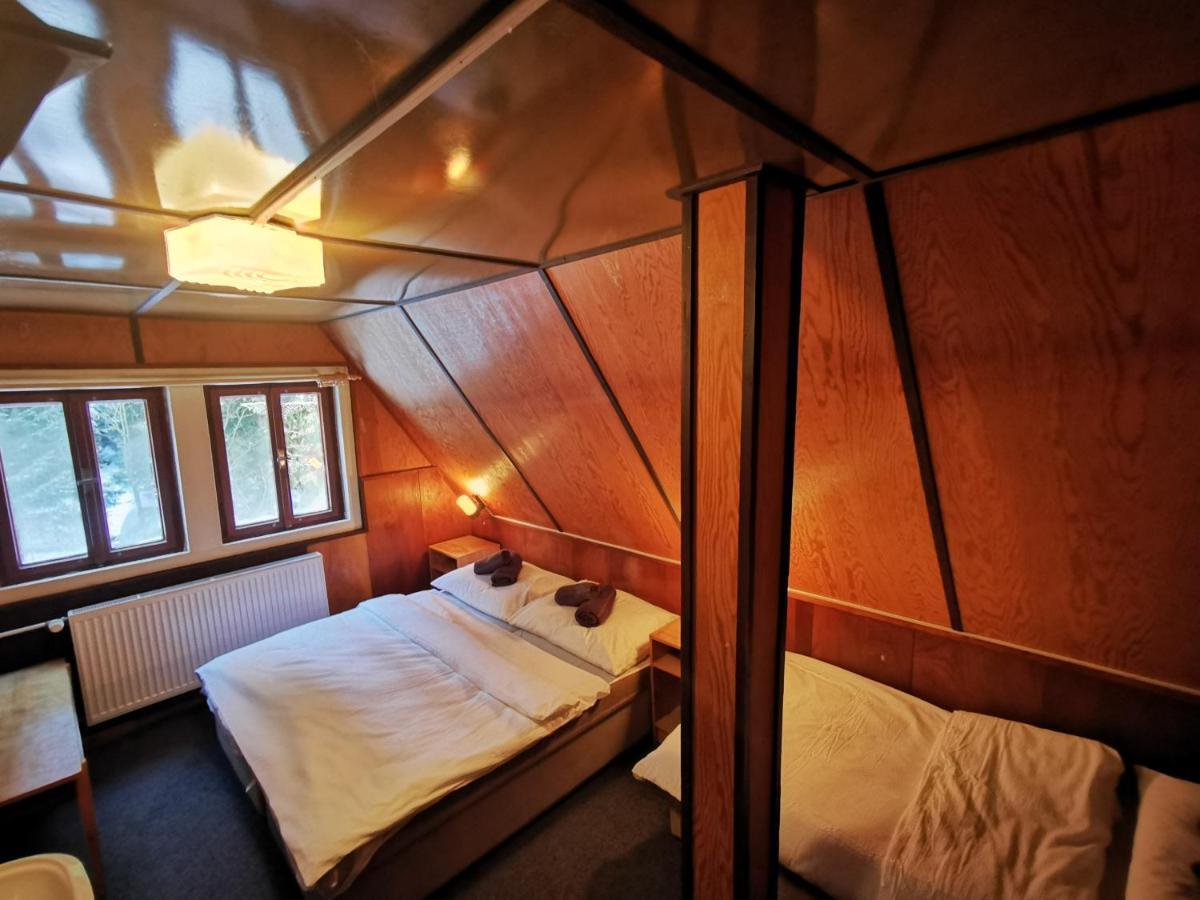 Chata Pod Studnicnou Pec pod Sněžkou Buitenkant foto